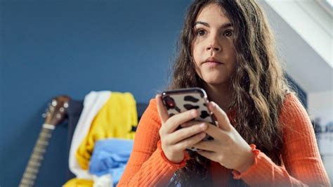 teen nude tits|Childline’s new tool helps young people remove nude images。